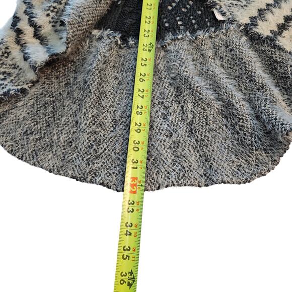 Max Studio Kids Long Cardigan Vest Gray and Cream Crochet Faux Fur Large 14 - Picture 8 of 9